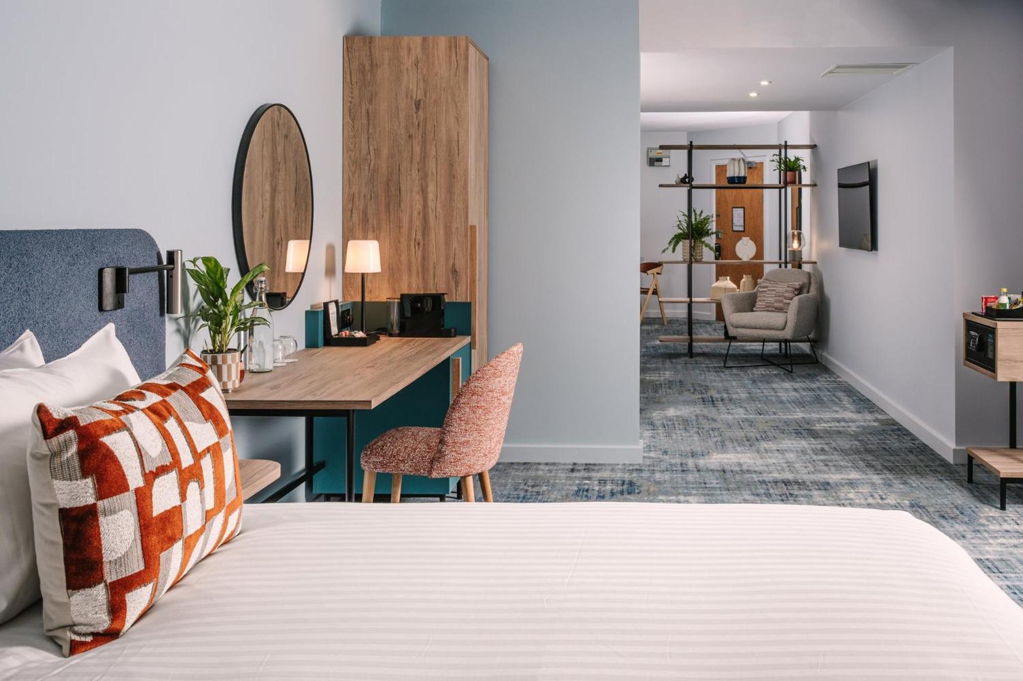 Voco Winchester Hotel & Spa By Ihg Экстерьер фото